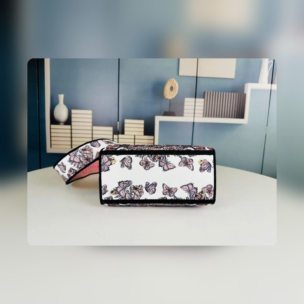 Anum Bags Detail