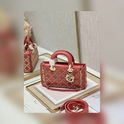 Anum Bags Detail