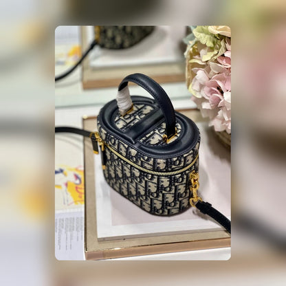 Anum Bags Detail