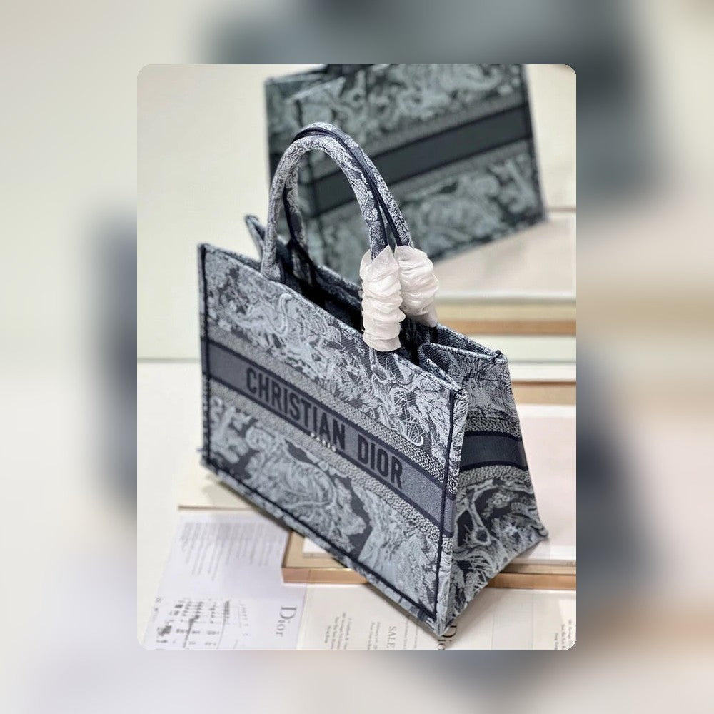 Anum Bags Detail