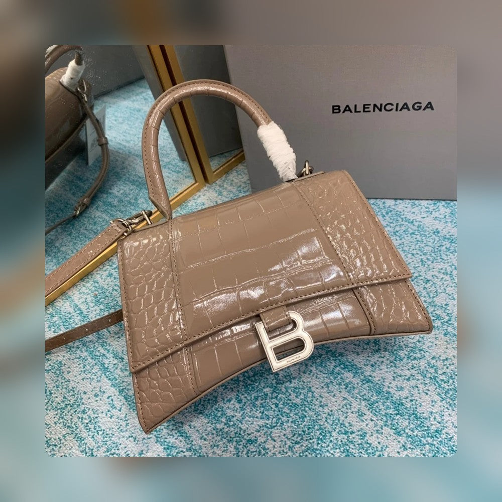 new-luxury-designer-bags-nm24081