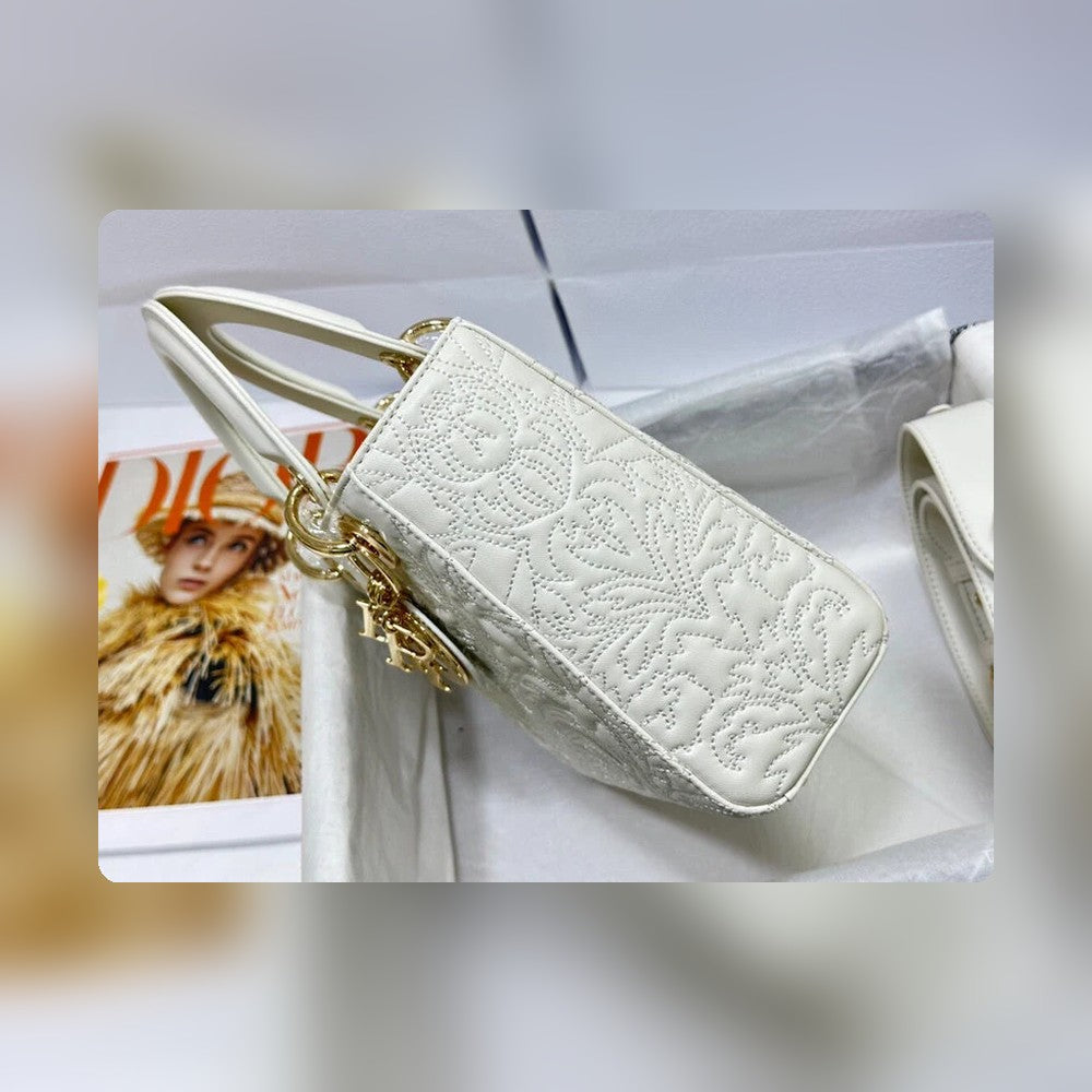 Anum Bags Detail