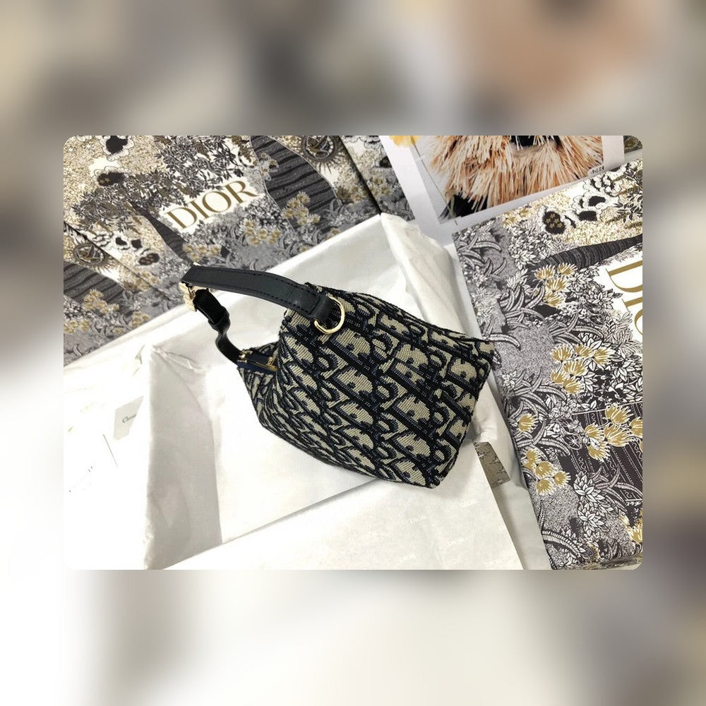 Anum Bags Detail