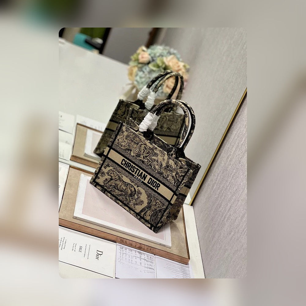 Anum Bags Detail