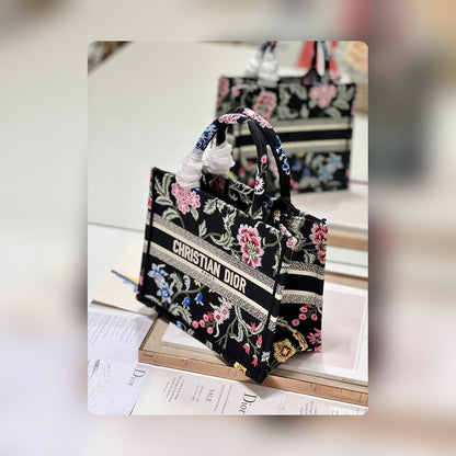 Anum Bags Detail