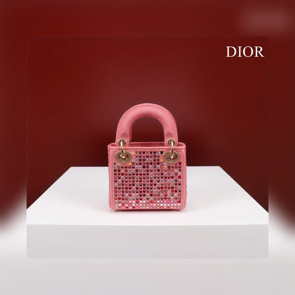 Anum Bags Detail