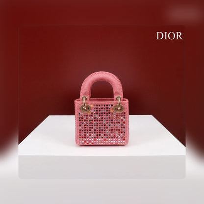 Anum Bags Detail