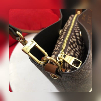 Anum Bags Detail