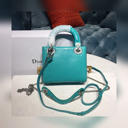Anum Bags Detail