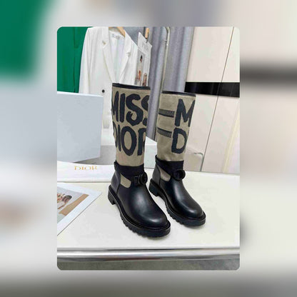 VBS D MAJOR BOOT WITH MISS VBS PRINT WARM TAUPE KDI929CMV S44X