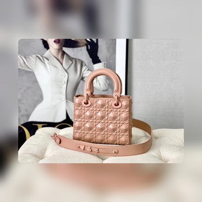 Anum Bags Detail