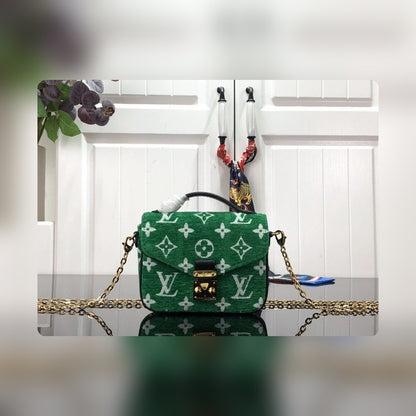 Anum Bags Detail