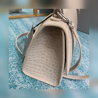 new-luxury-designer-bags-nm24071
