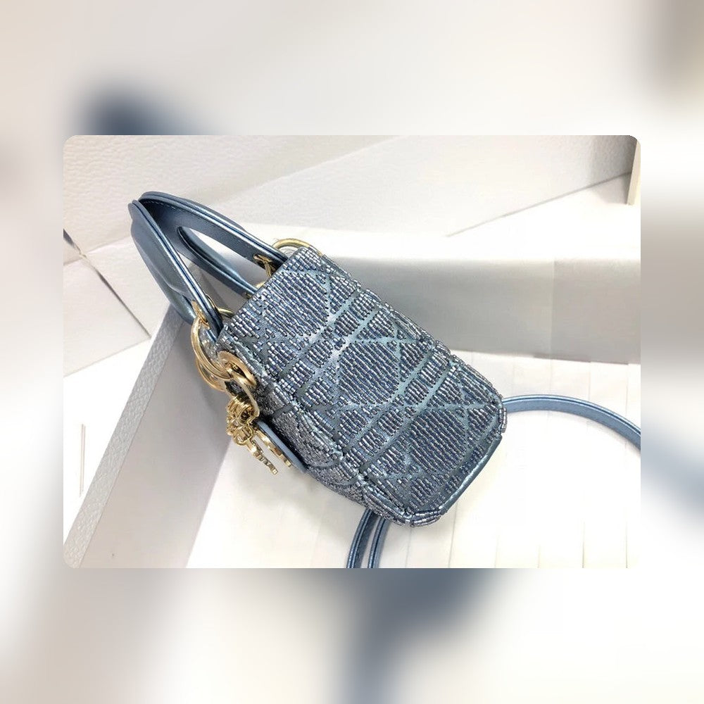Anum Bags Detail