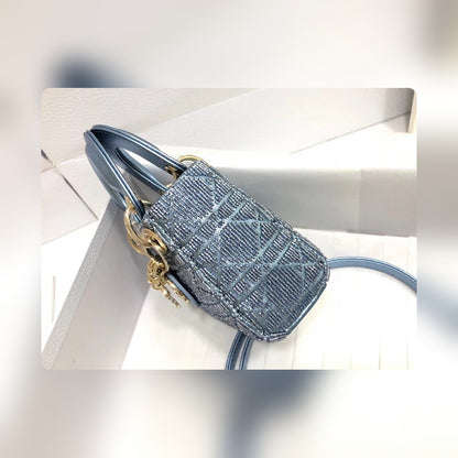 Anum Bags Detail