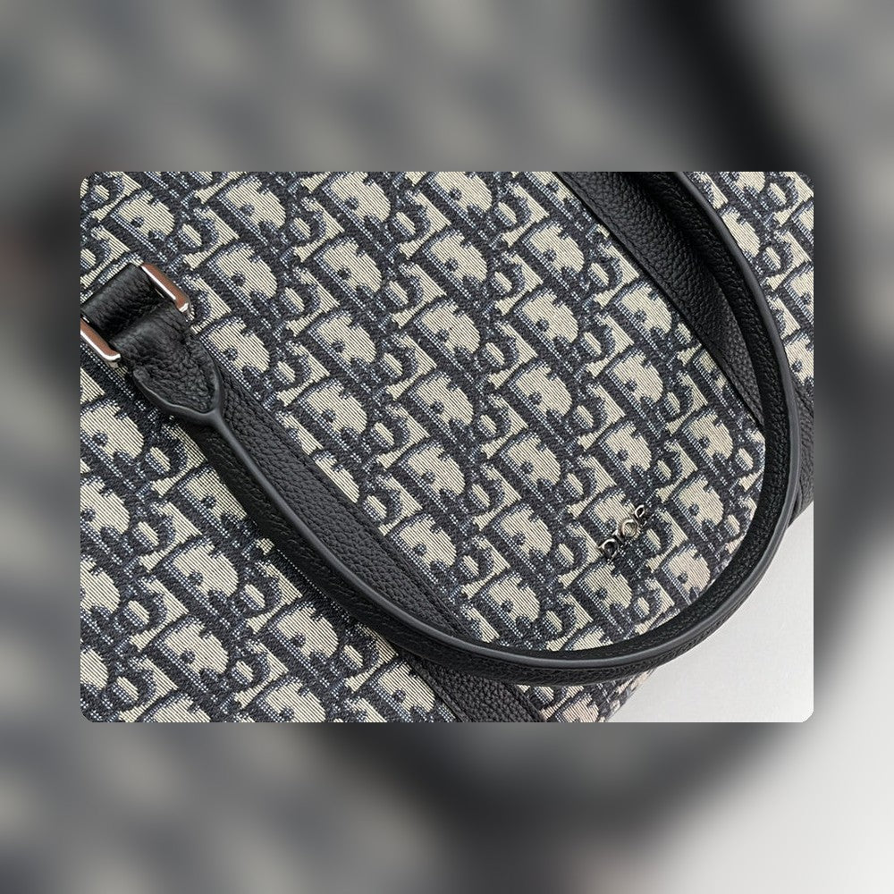 Anum Bags Detail