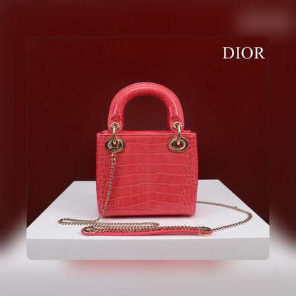 Anum Bags Detail