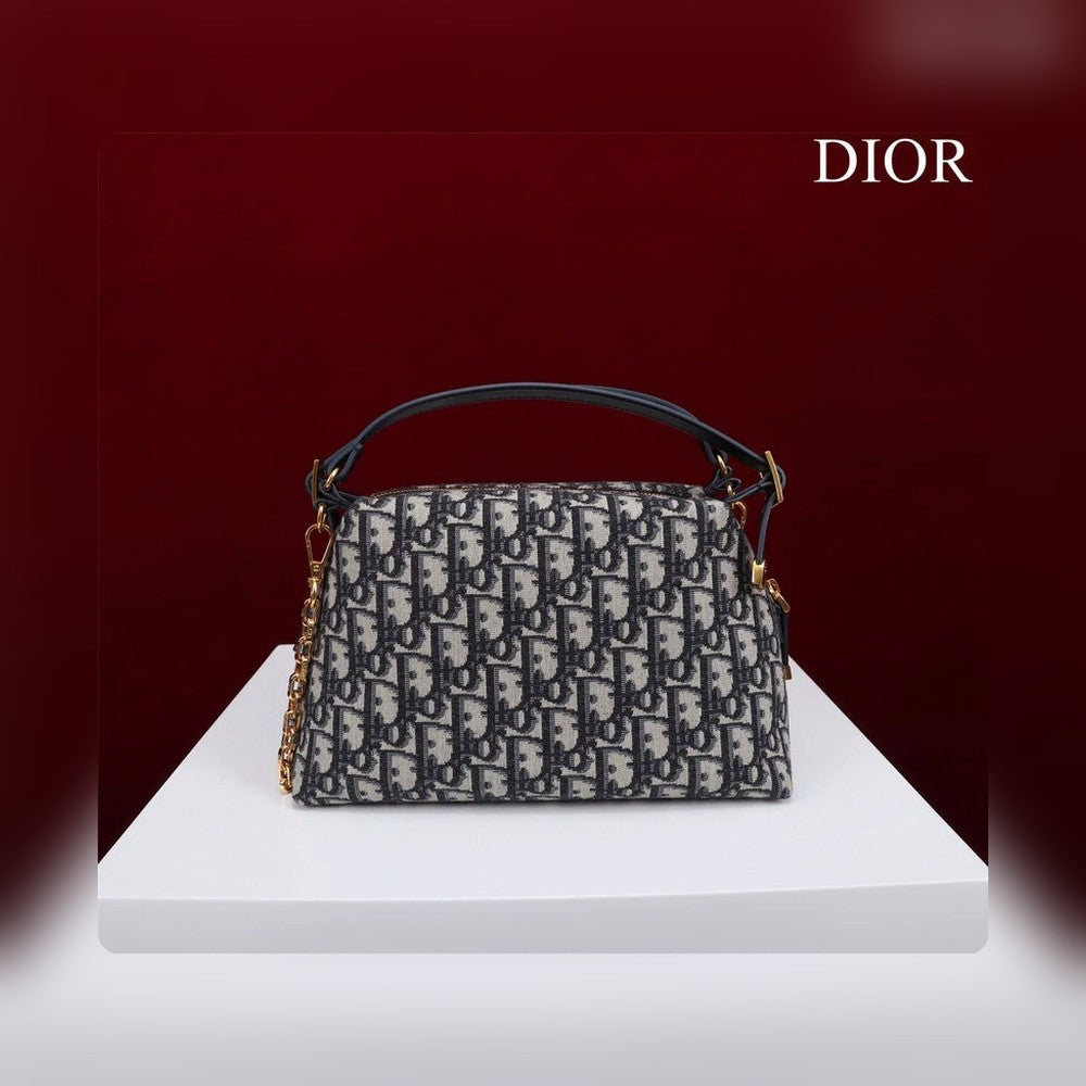 Anum Bags Detail