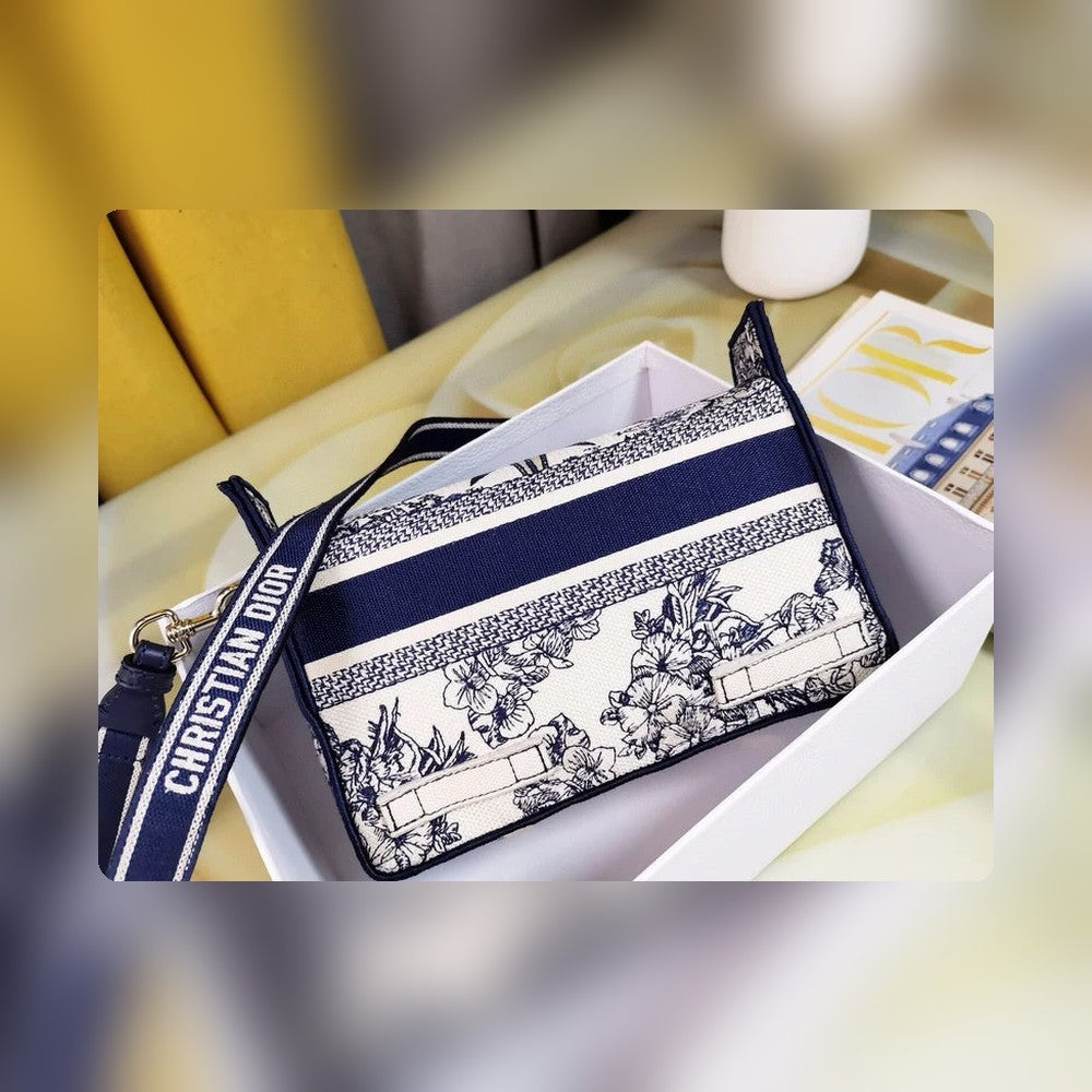 Anum Bags Detail