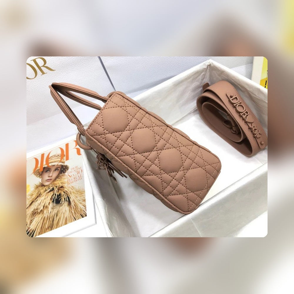Anum Bags Detail