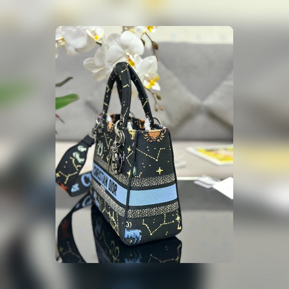 Anum Bags Detail