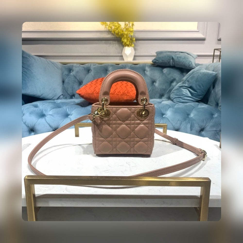 Anum Bags Detail