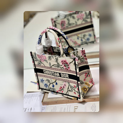 Anum Bags Detail