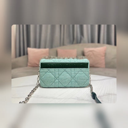 Anum Bags Detail
