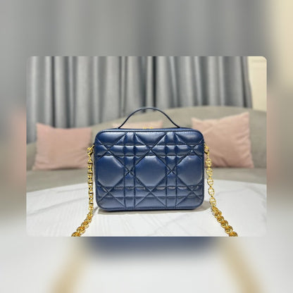 Anum Bags Detail