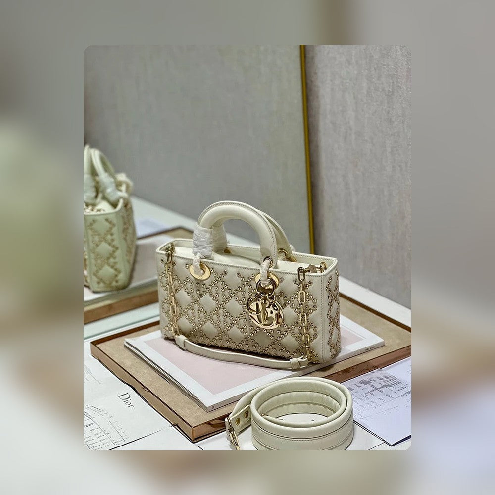 Anum Bags Detail