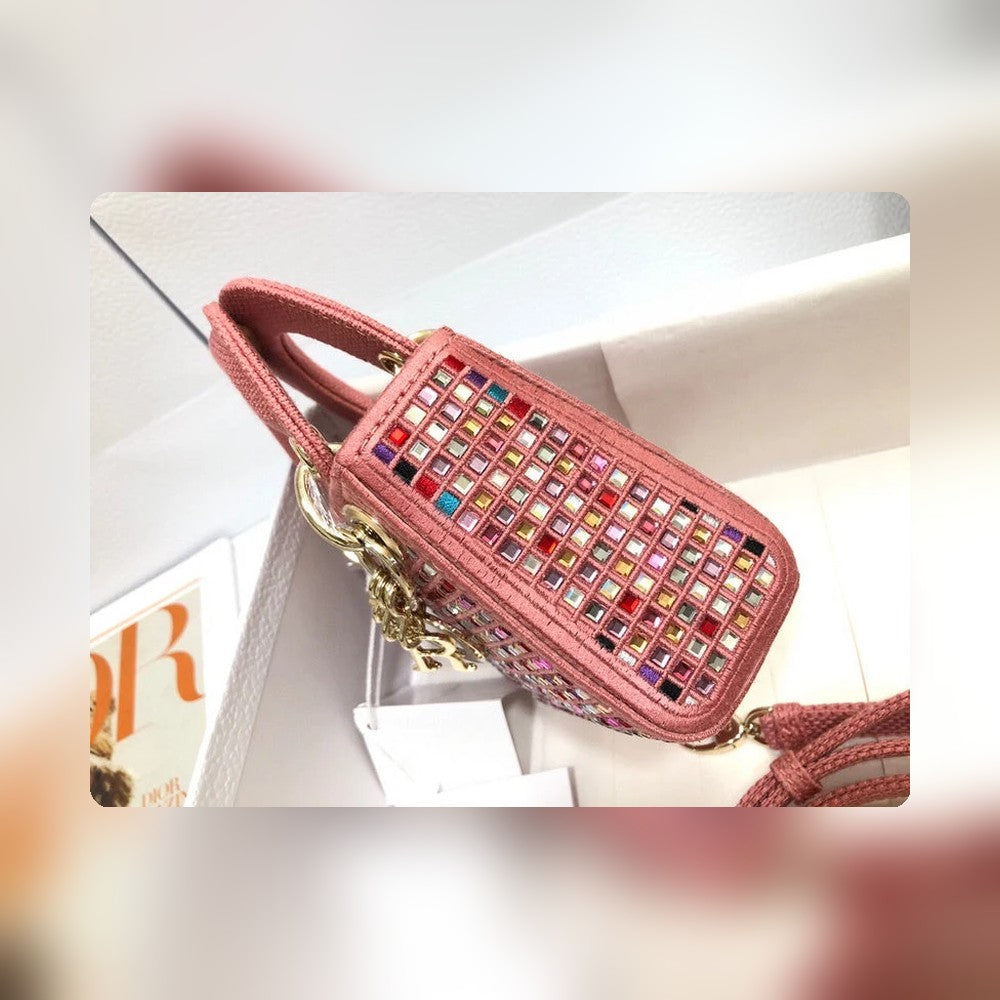 Anum Bags Detail