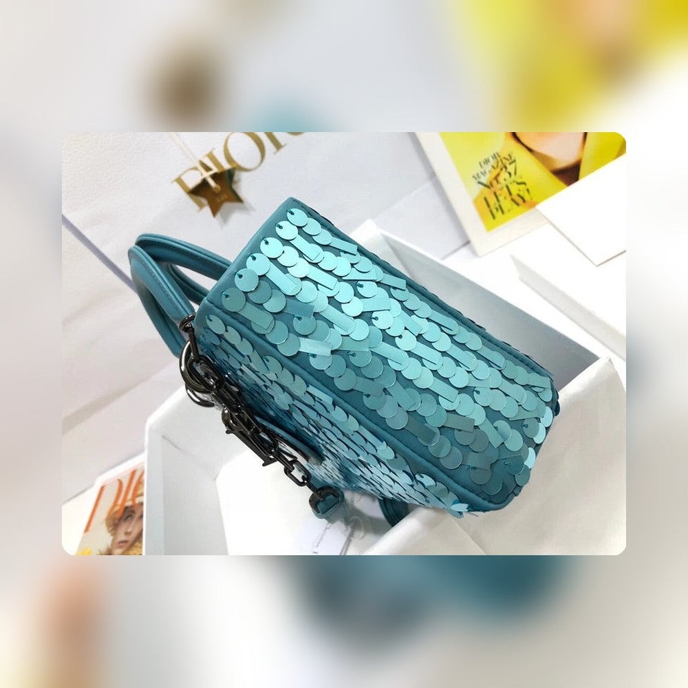 Anum Bags Detail