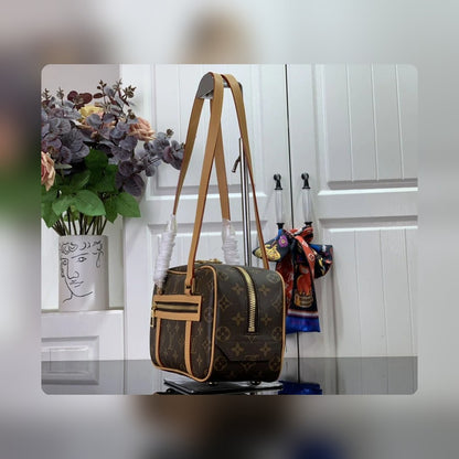 Anum Bags Detail