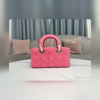 Anum Bags Detail