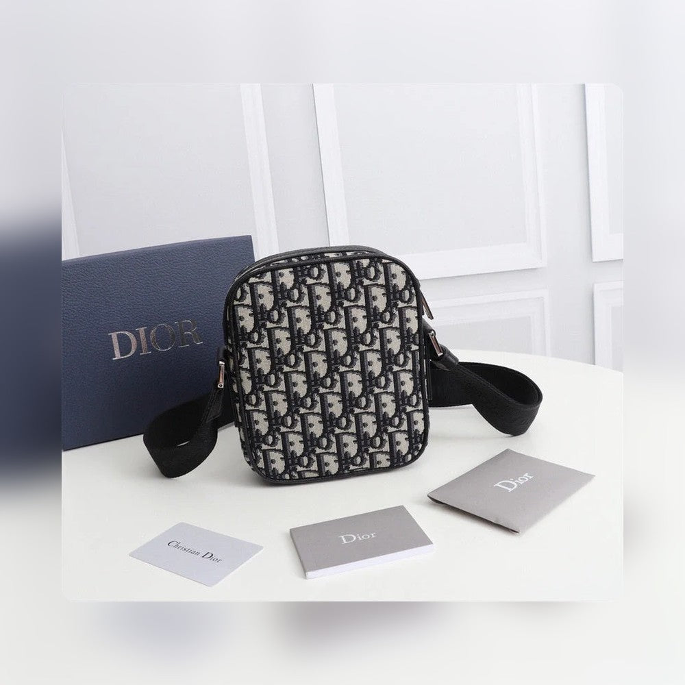 Anum Bags Detail