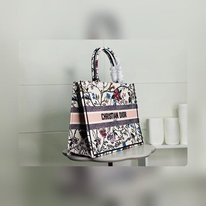 Anum Bags Detail