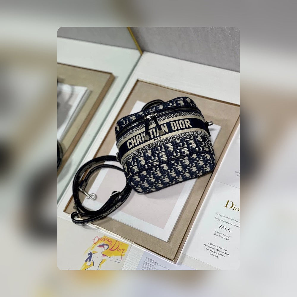 Anum Bags Detail