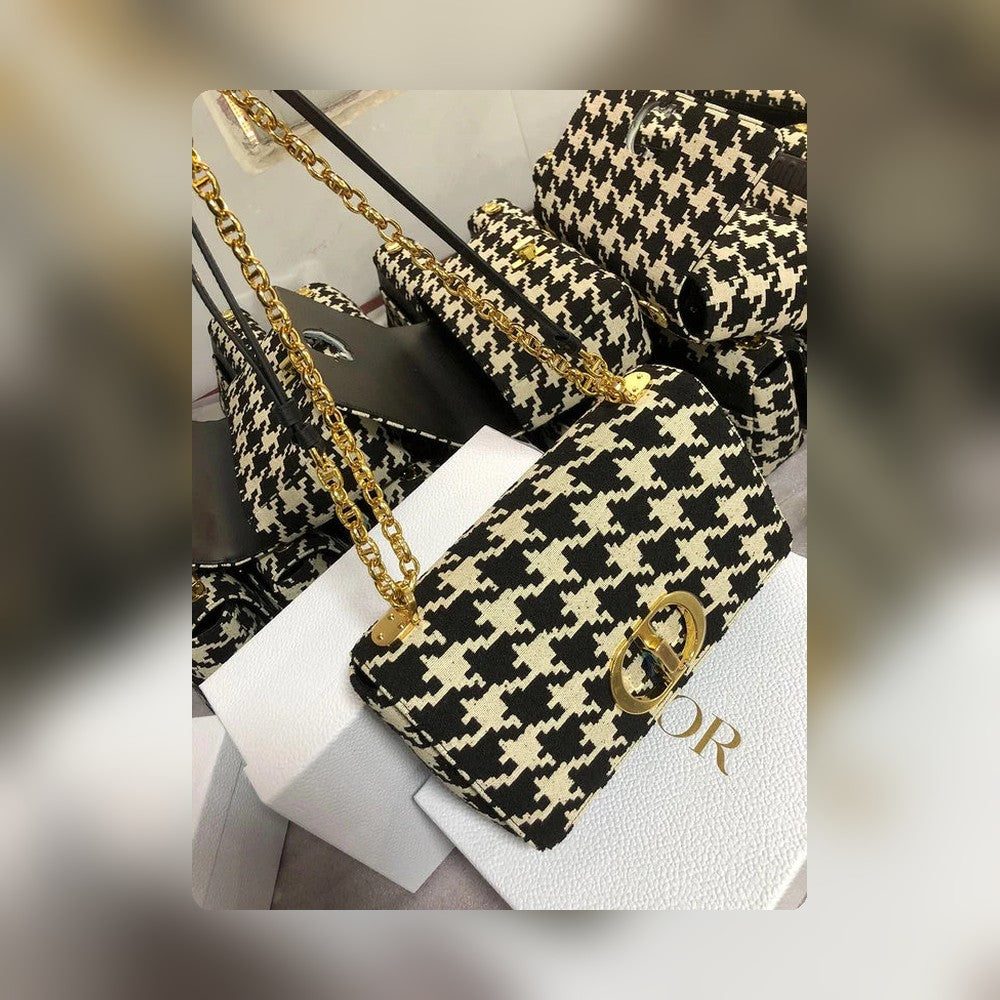 Anum Bags Detail