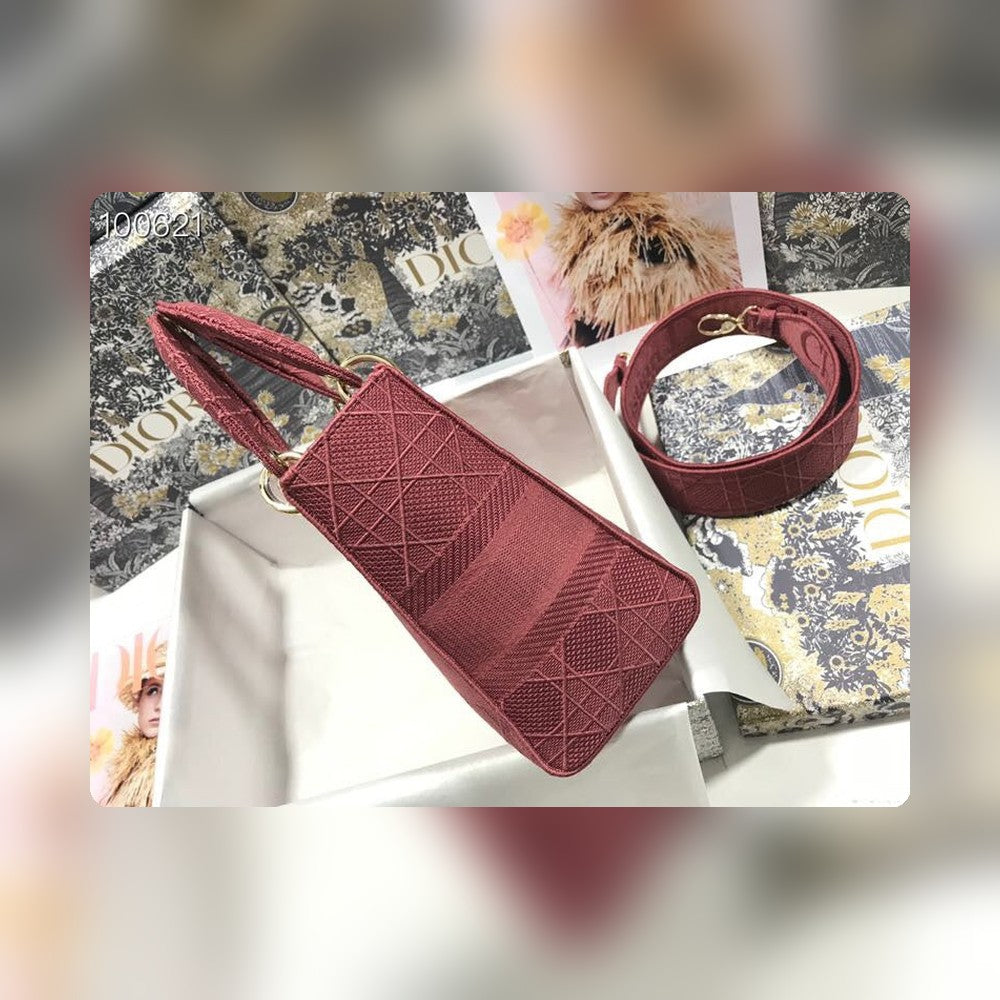 Anum Bags Detail