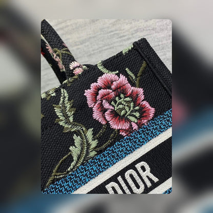 Anum Bags Detail