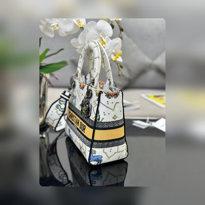 Anum Bags Detail