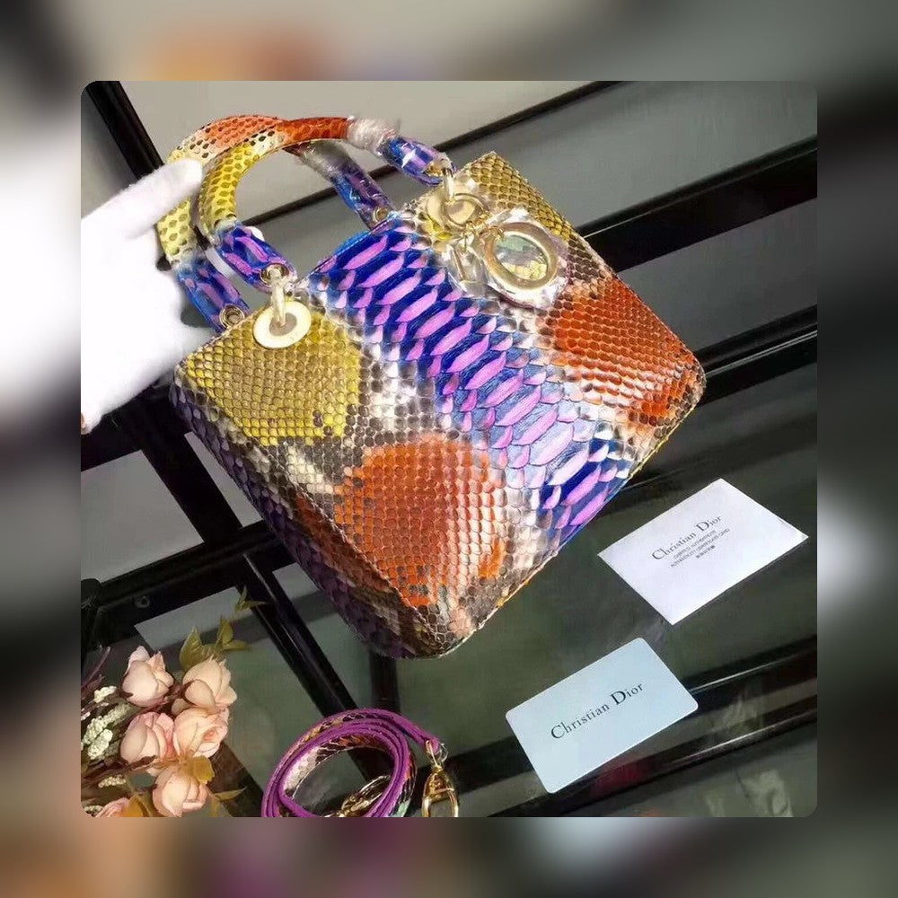 Anum Bags Detail