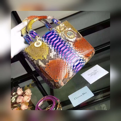 Anum Bags Detail