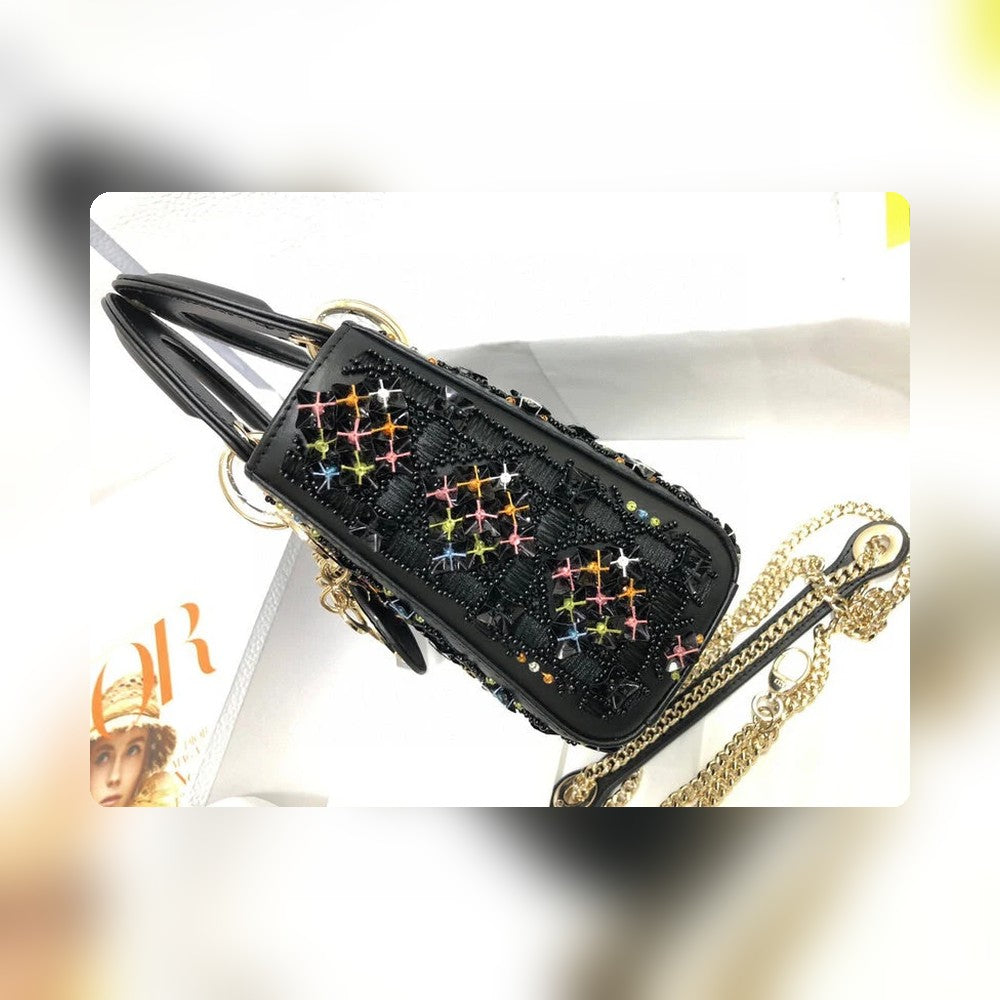 Anum Bags Detail