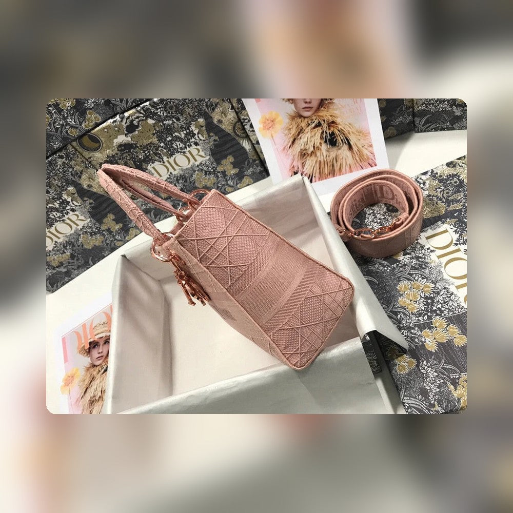 Anum Bags Detail