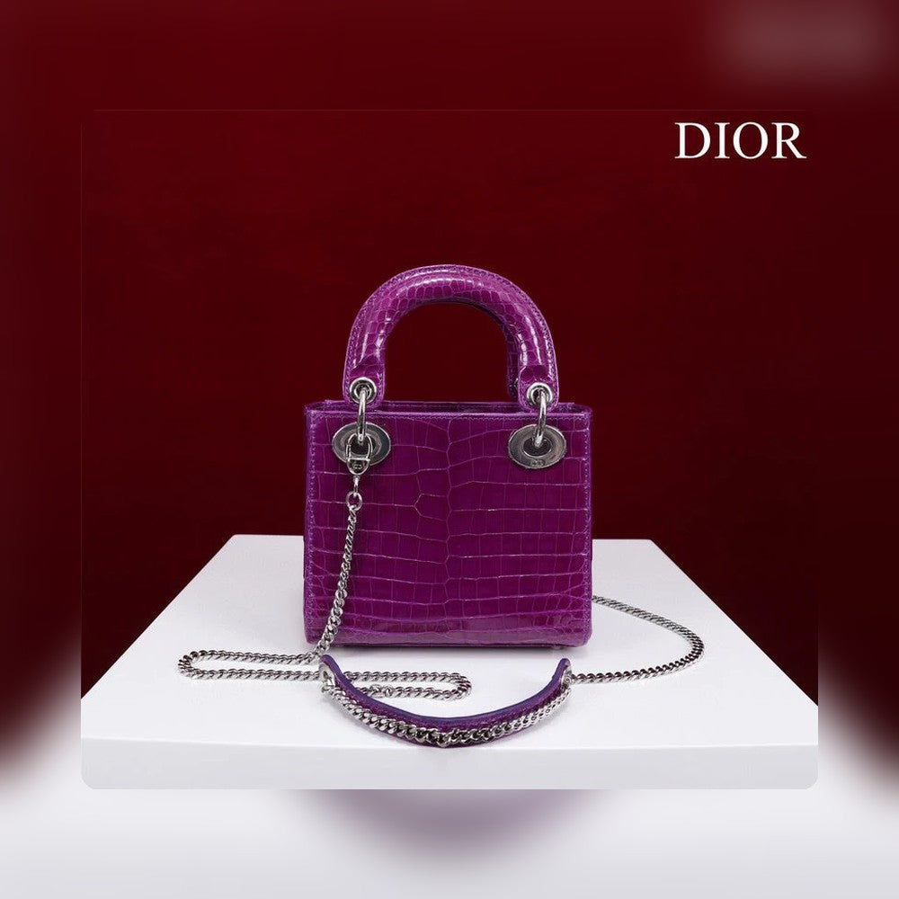Anum Bags Detail