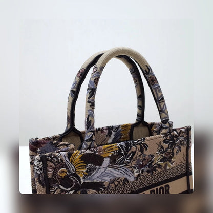 Anum Bags Detail