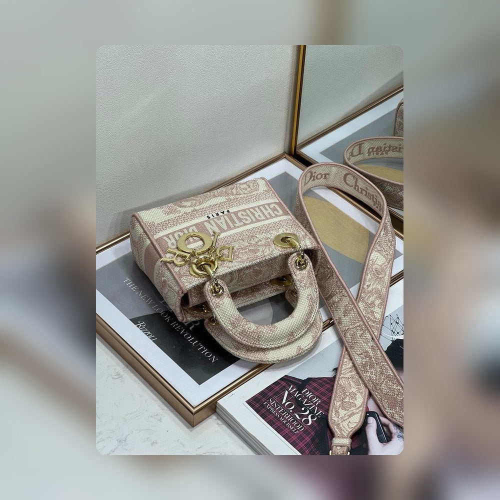 Anum Bags Detail