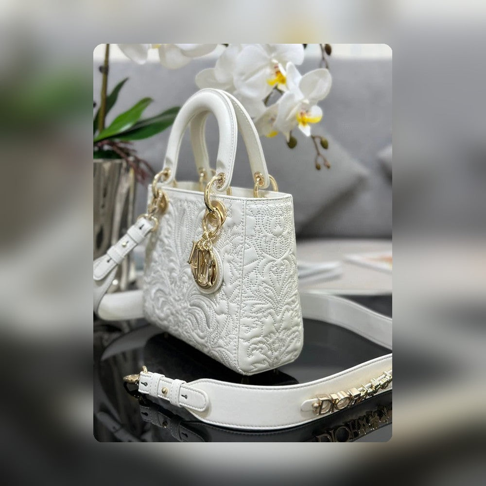 Anum Bags Detail
