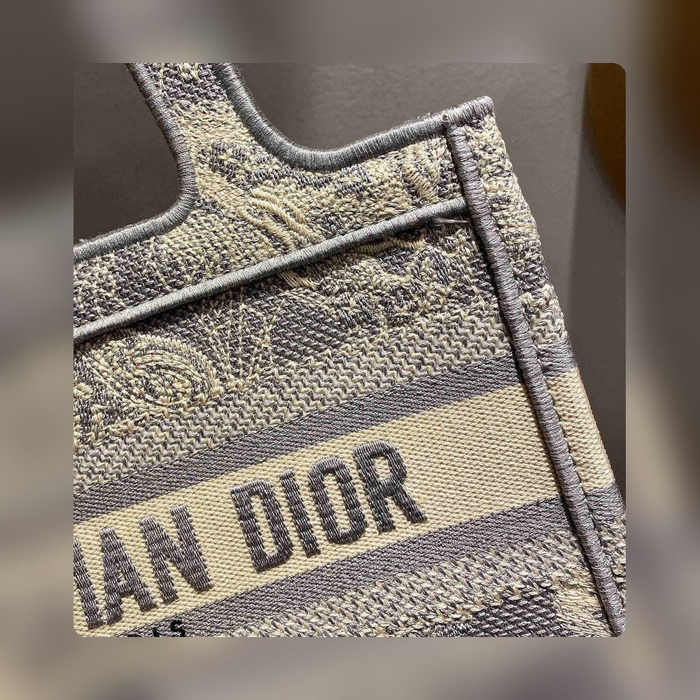 Anum Bags Detail